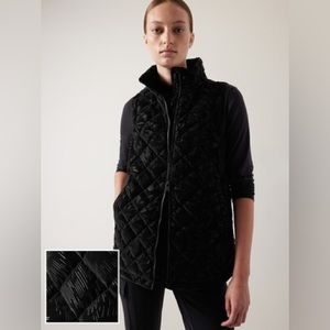 NWOT Athleta Whisper Featherless Luxe Vest, Size XL